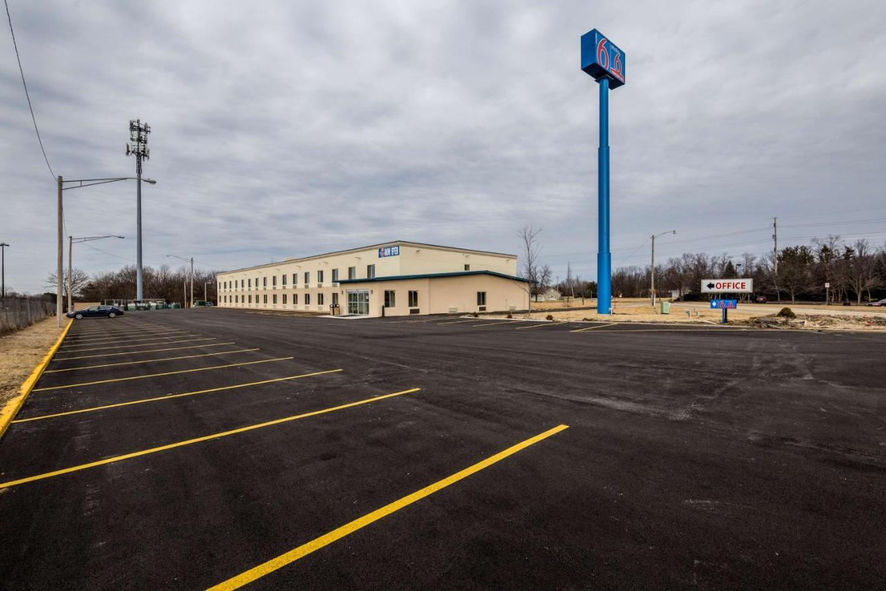 Motel 6 Peoria Bagian luar foto