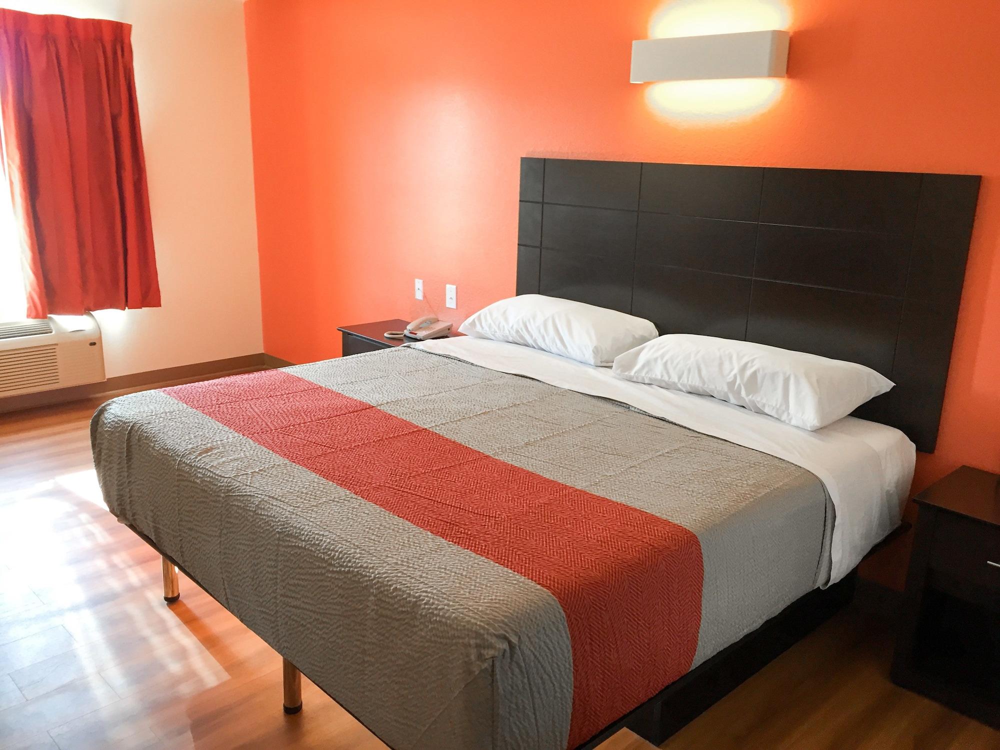 Motel 6 Peoria Bagian luar foto