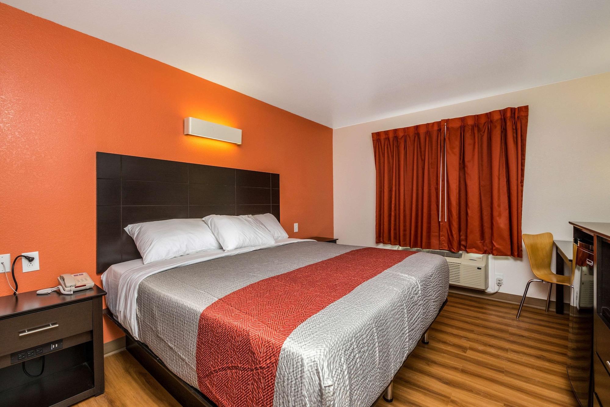 Motel 6 Peoria Bagian luar foto