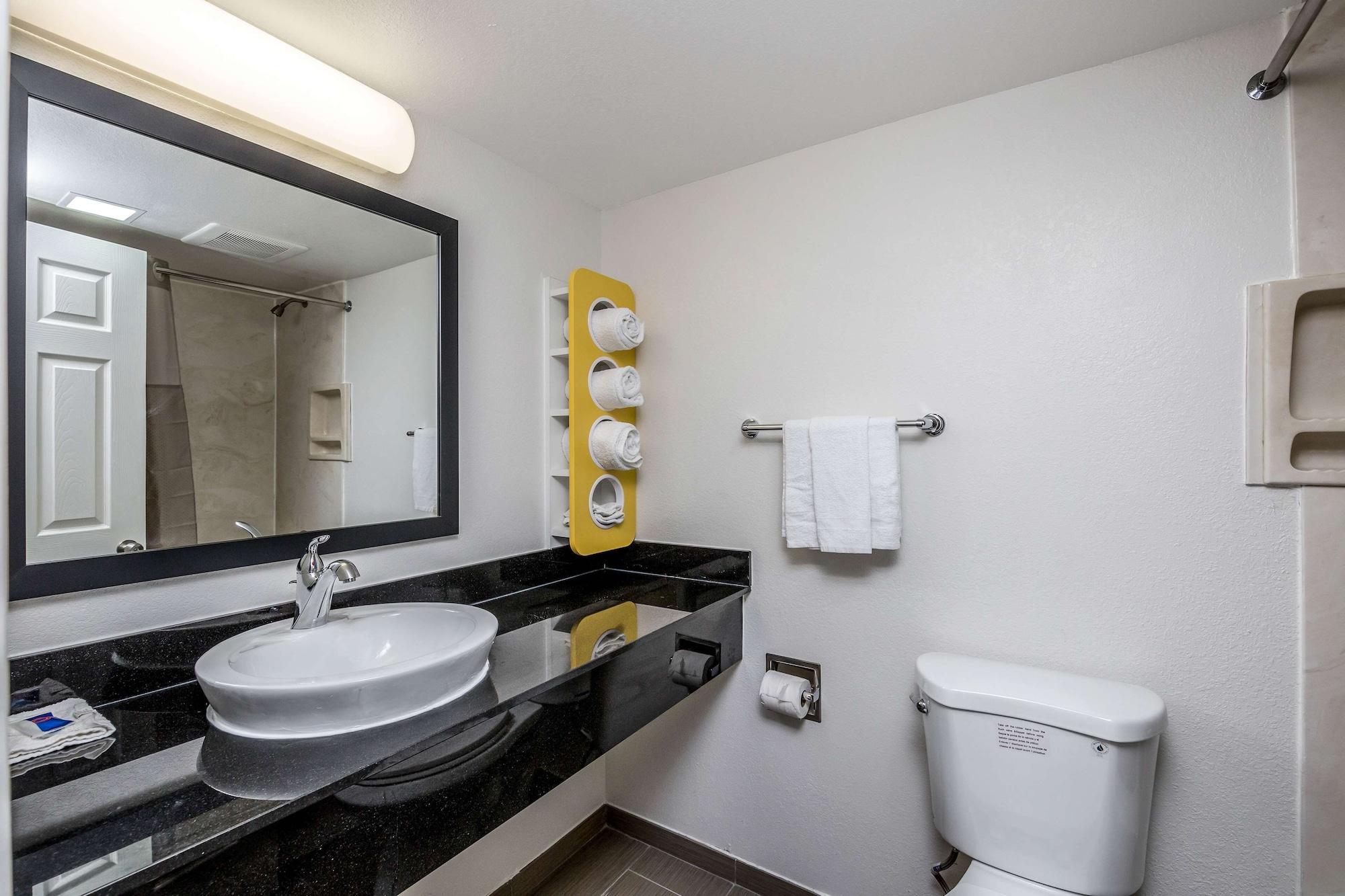 Motel 6 Peoria Bagian luar foto