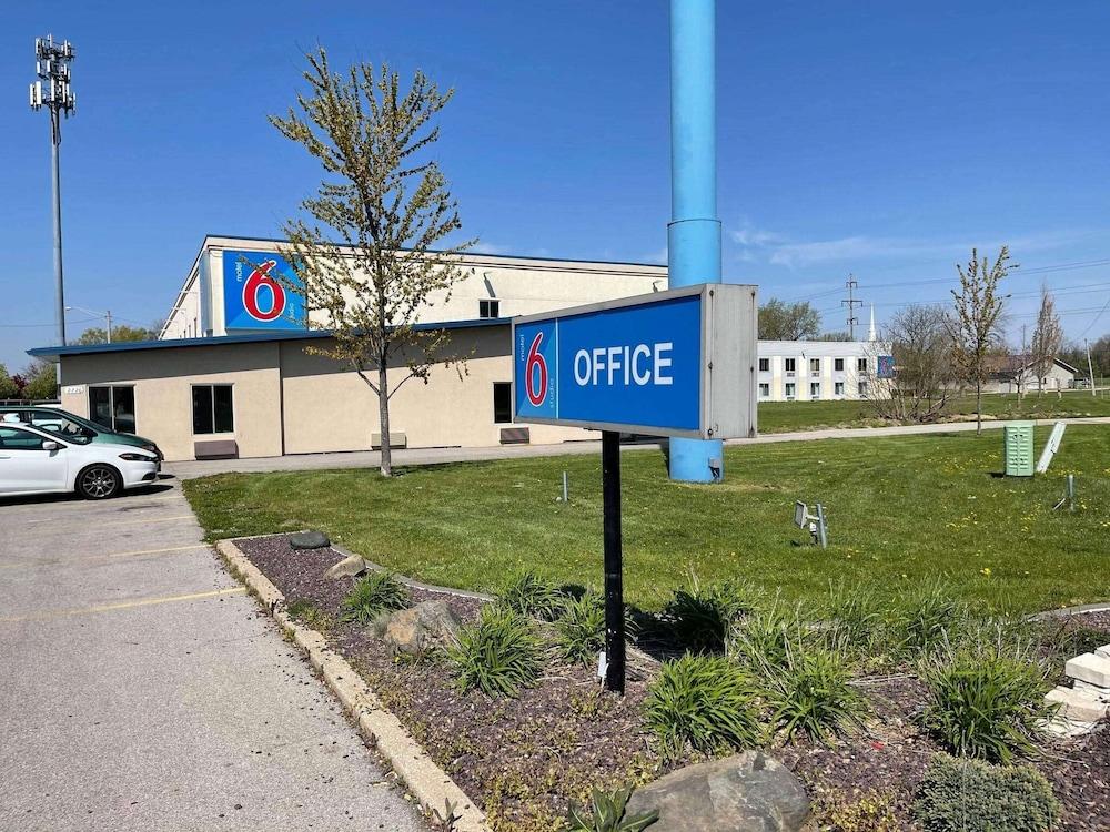 Motel 6 Peoria Bagian luar foto